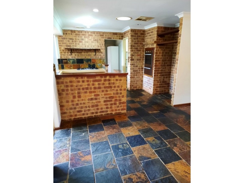 24 Leicester Square, Alexander Heights WA 6064