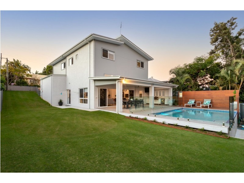 37 Dorrigo Street, Stafford Heights QLD 4053