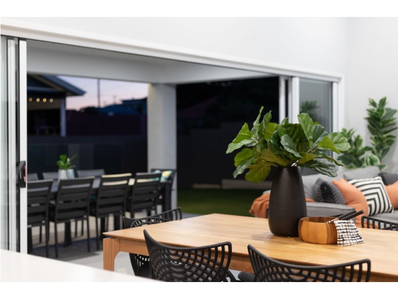 37 Dorrigo Street, Stafford Heights QLD 4053