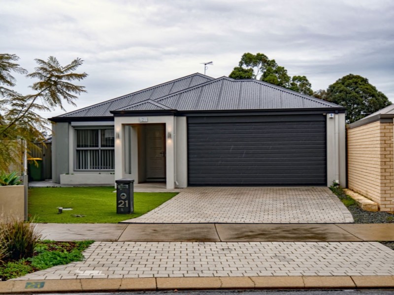 21 Delaronde Drive, Success WA 6164