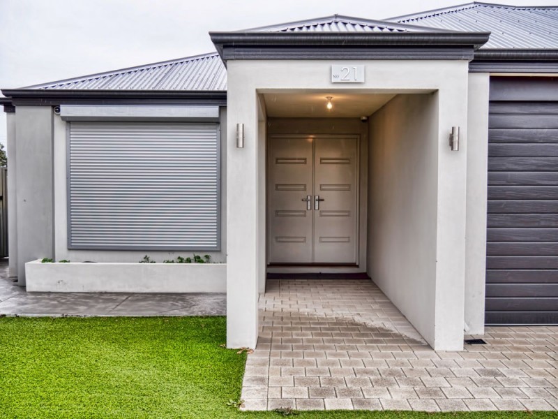 21 Delaronde Drive, Success WA 6164