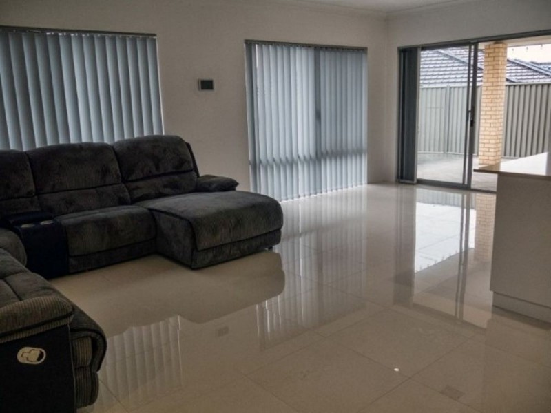 21 Delaronde Drive, Success WA 6164