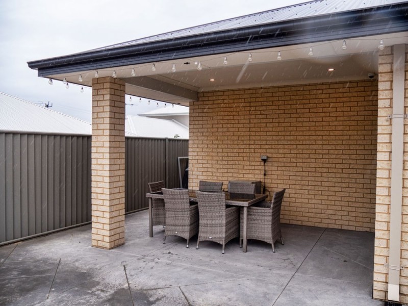 21 Delaronde Drive, Success WA 6164