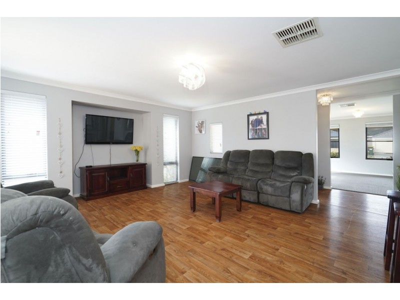 6 Kinnear Trail, Byford WA 6122