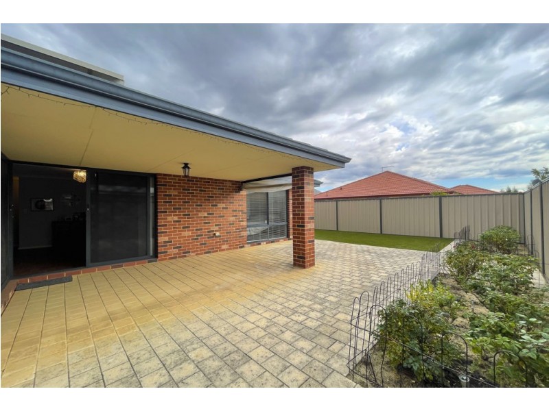 6 Kinnear Trail, Byford WA 6122