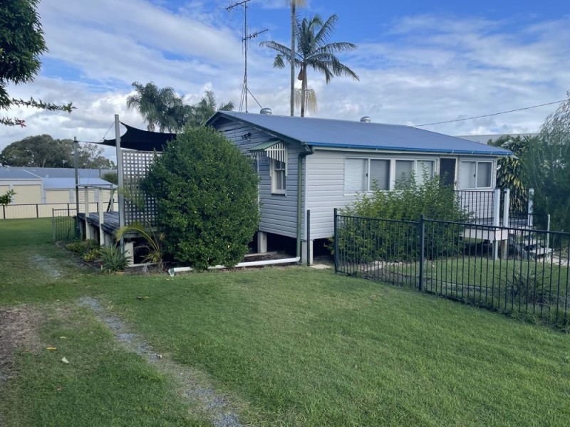 21 Gympie Road, Tin Can Bay QLD 4580