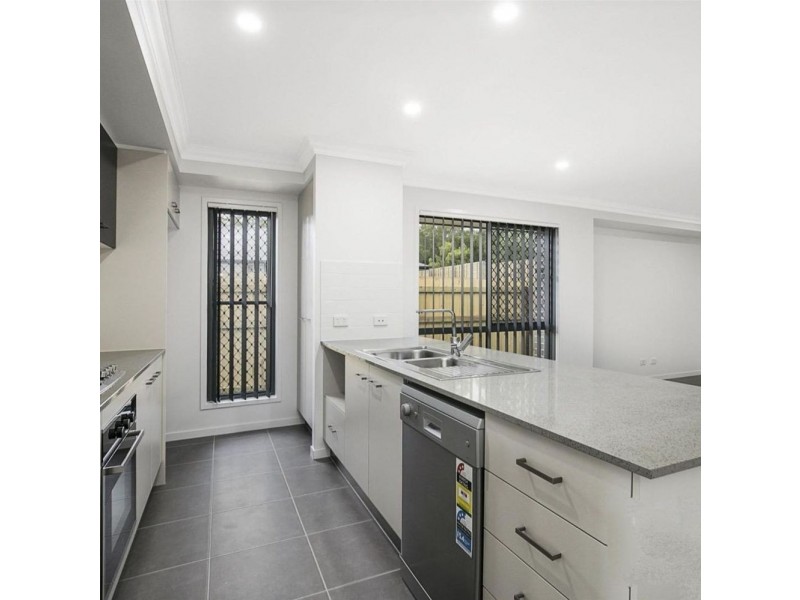 28 Valleygreen Close, Redland Bay QLD 4165