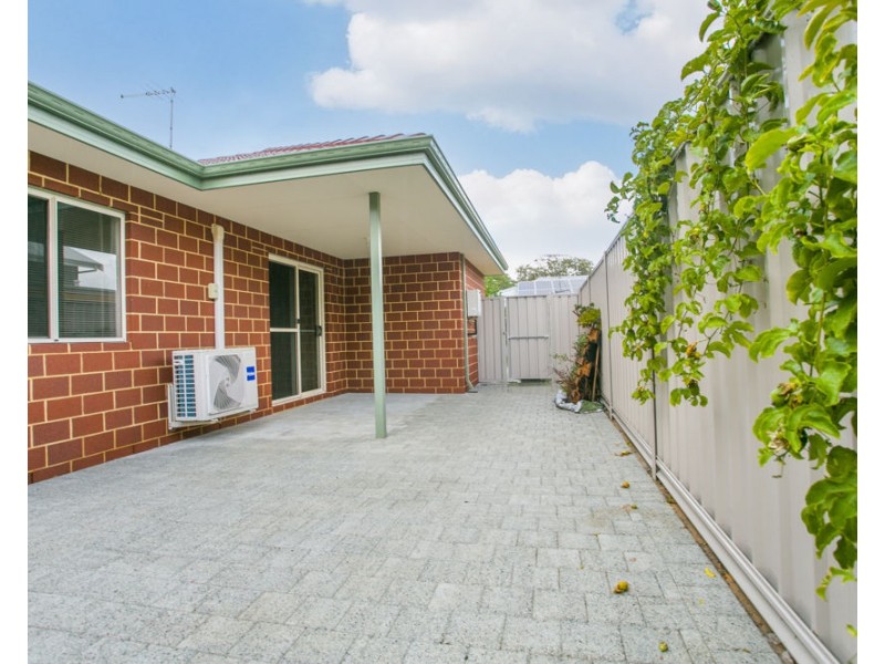 9b Paget Street, Hilton WA 6163