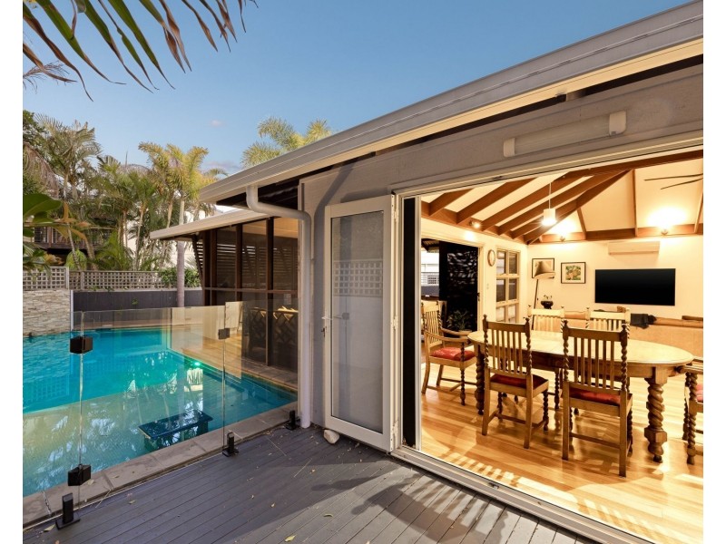 14 North Beach Place, Mudjimba QLD 4564