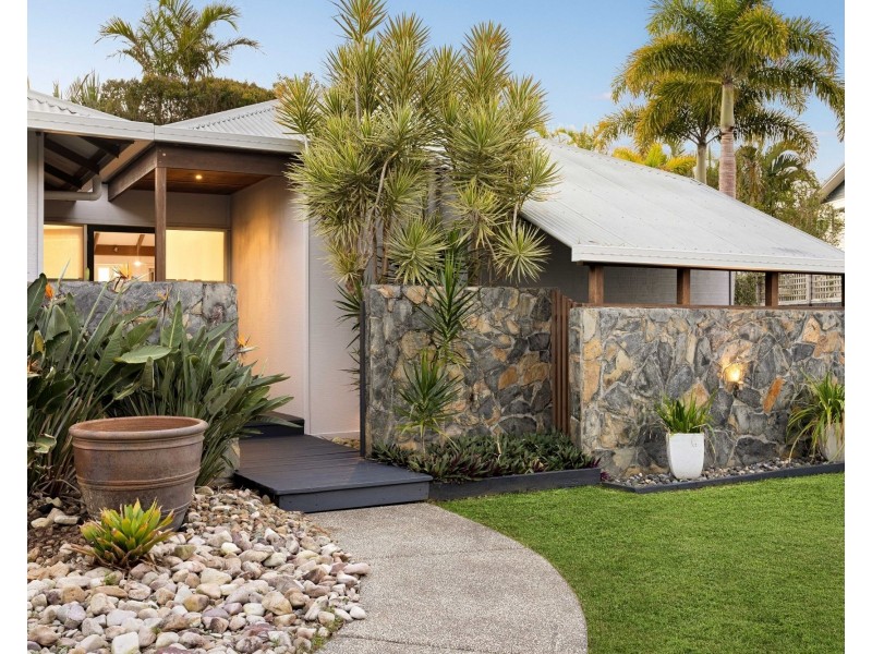 14 North Beach Place, Mudjimba QLD 4564