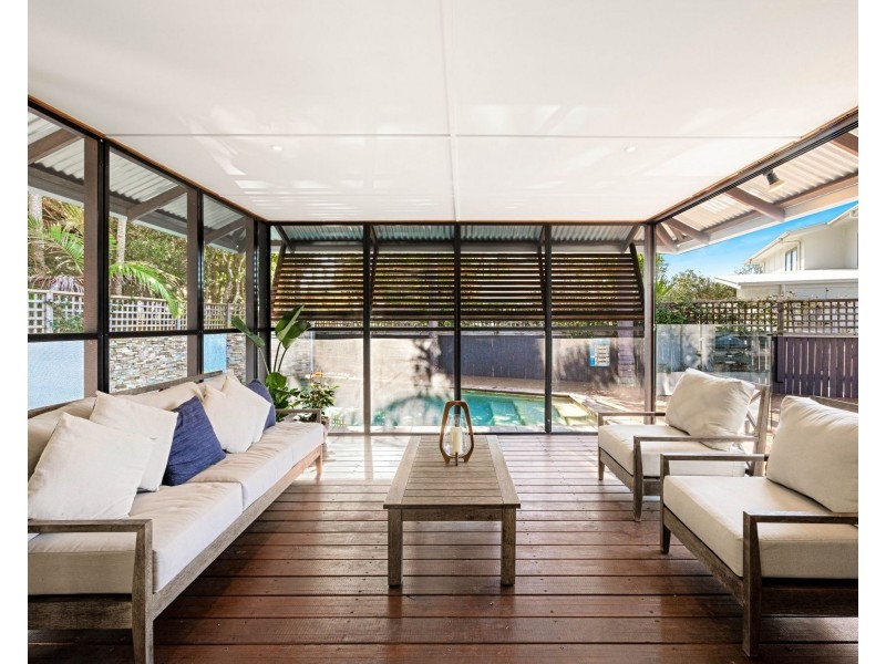 14 North Beach Place, Mudjimba QLD 4564