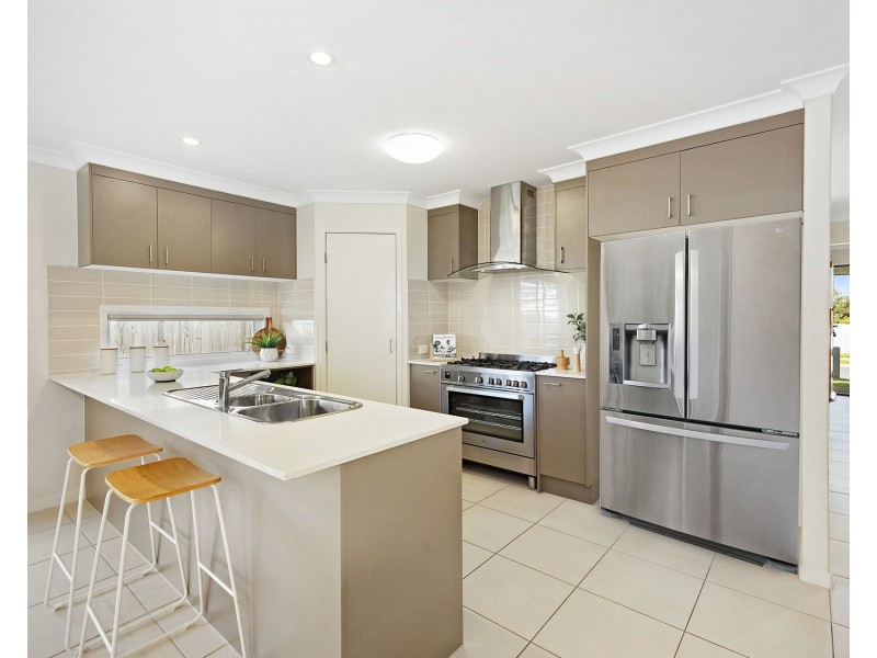 6 Laurina Way, Peregian Springs QLD 4573