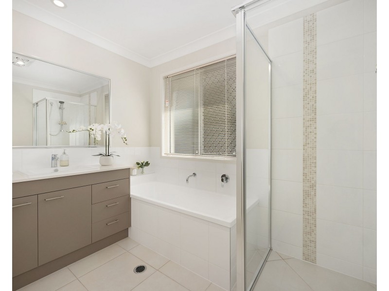 6 Laurina Way, Peregian Springs QLD 4573
