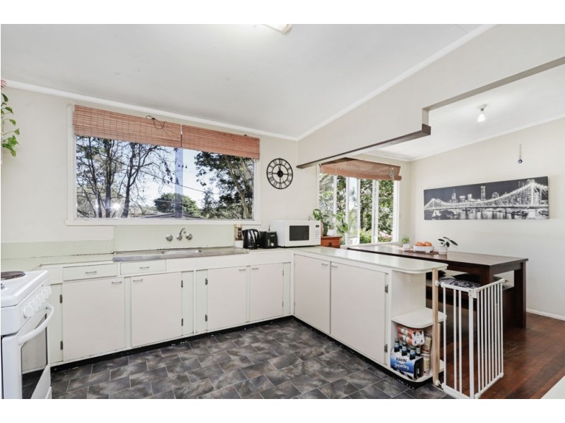 39 Bramcote Street, Chermside West QLD 4032