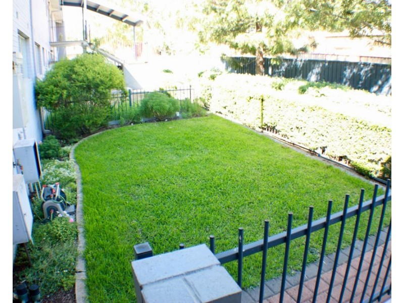 8/14 Coralie Court, Armadale WA 6112