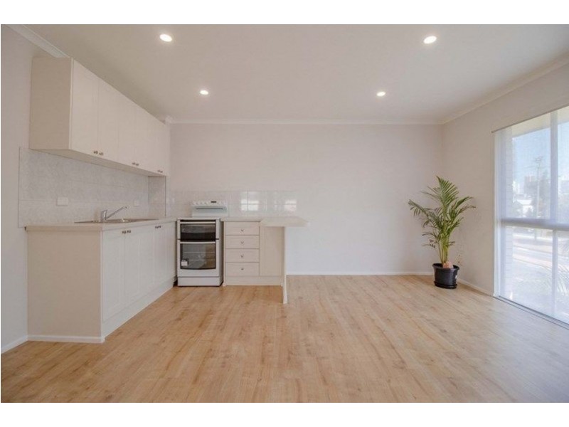 8/23 Stevens Street, Southport QLD 4215