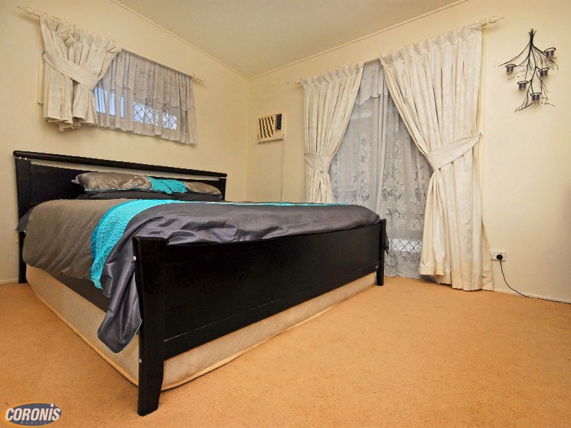 14 Hall Street, Brighton QLD 4017