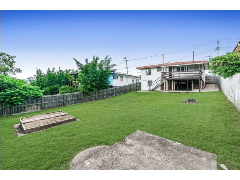 16 Mayfair St, Carina QLD 4152