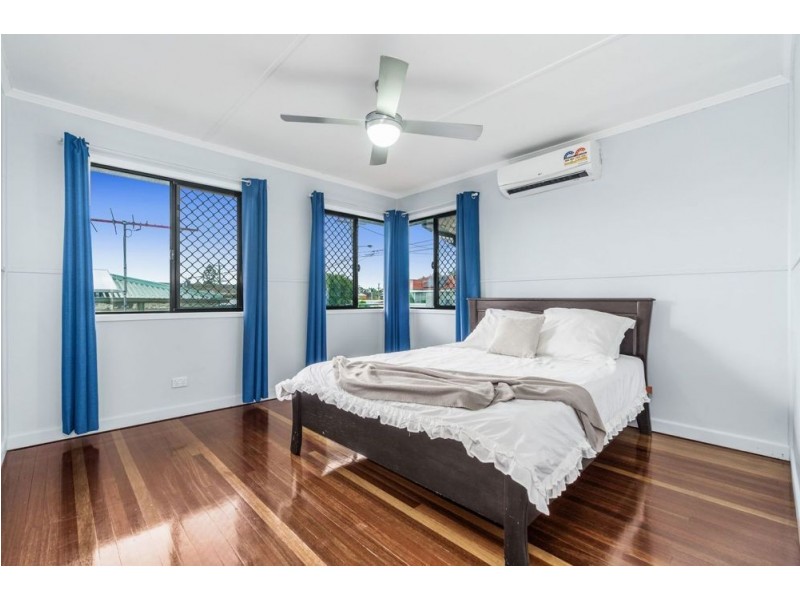 16 Mayfair St, Carina QLD 4152