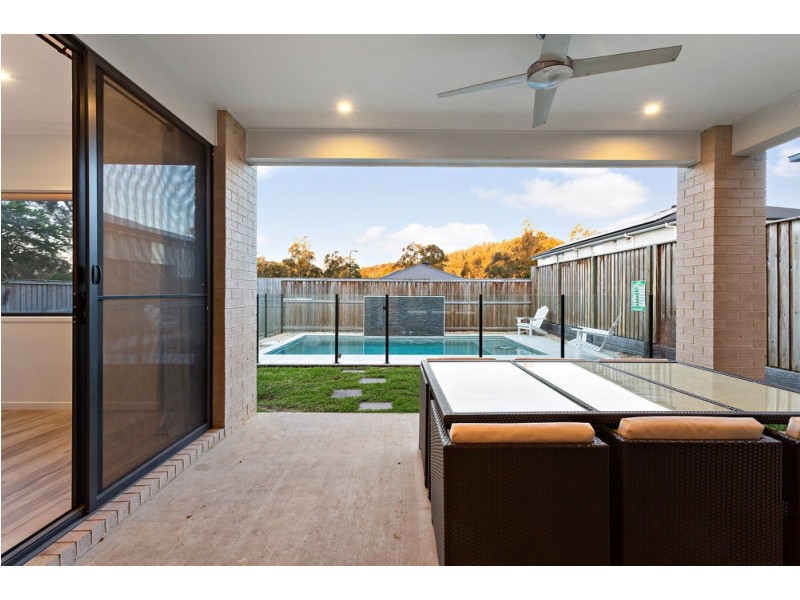 68 Lomond Circuit, Upper Kedron QLD 4055