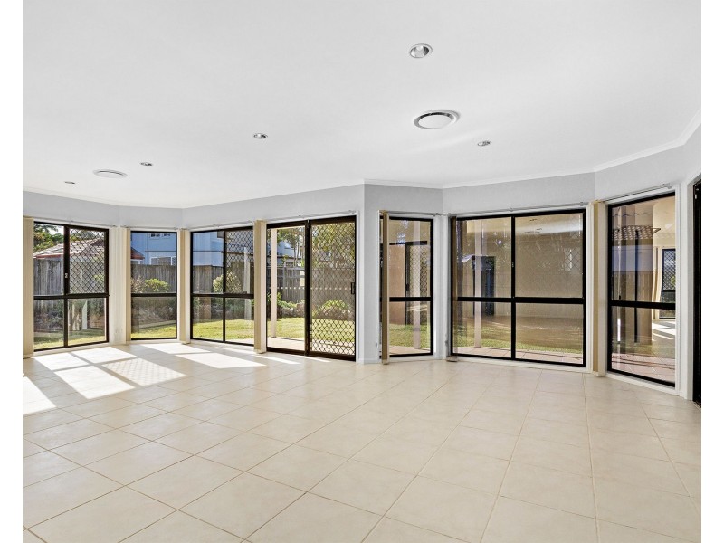 19 Benjamin Place, Sinnamon Park QLD 4073