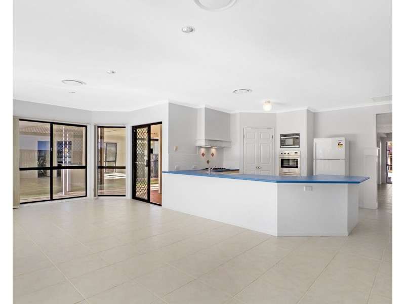 19 Benjamin Place, Sinnamon Park QLD 4073