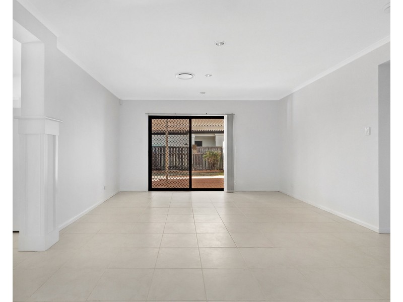 19 Benjamin Place, Sinnamon Park QLD 4073