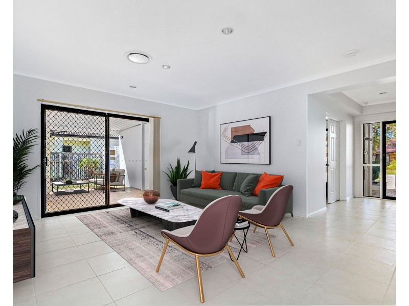 19 Benjamin Place, Sinnamon Park QLD 4073