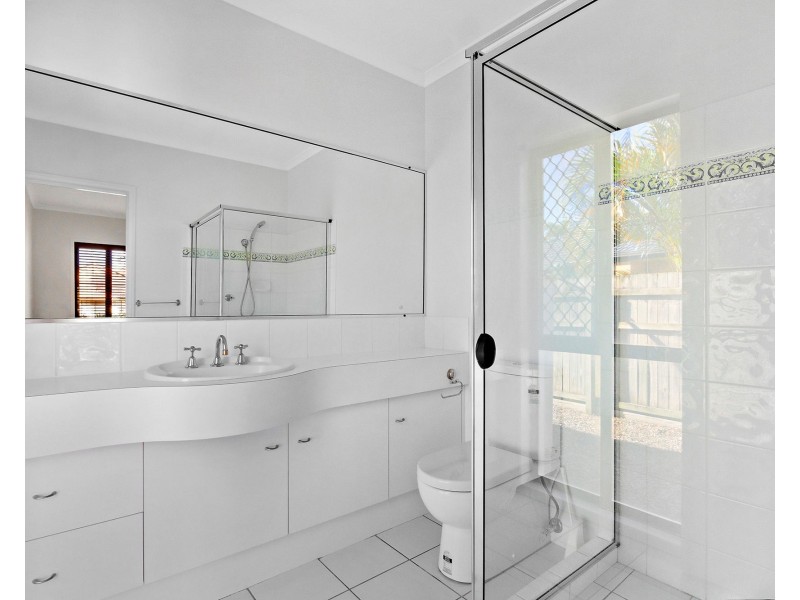 19 Benjamin Place, Sinnamon Park QLD 4073