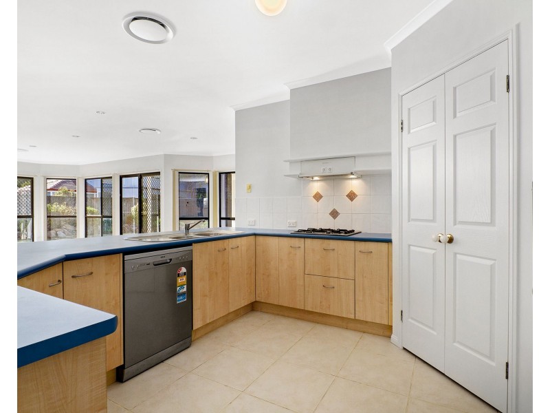 19 Benjamin Place, Sinnamon Park QLD 4073