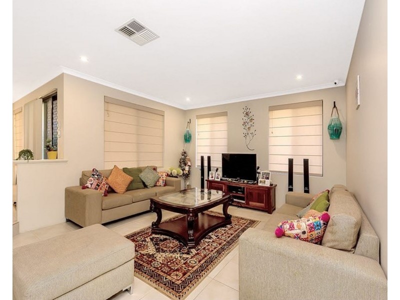 37 Macquarie Boulevard, Hammond Park WA 6164