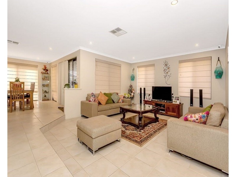 37 Macquarie Boulevard, Hammond Park WA 6164