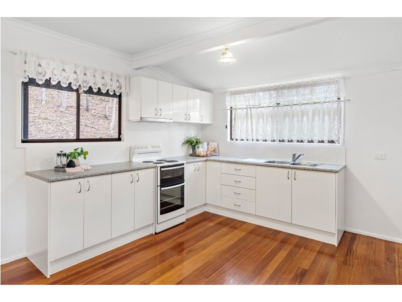 54 Bel Air Court, Ferny Hills QLD 4055