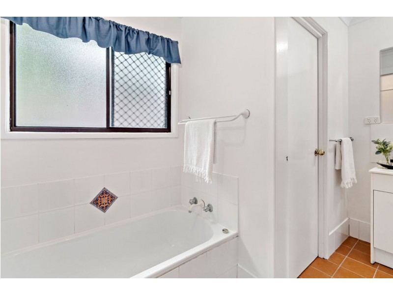 54 Bel Air Court, Ferny Hills QLD 4055