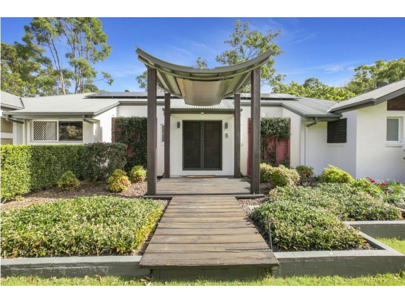 21 Talisman Ct, Eatons Hill QLD 4037