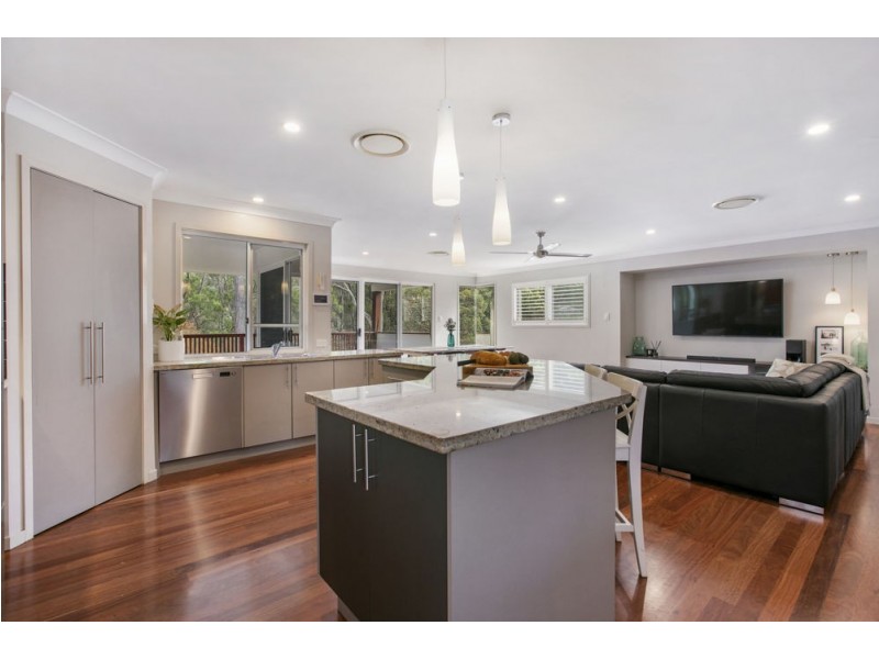 21 Talisman Ct, Eatons Hill QLD 4037