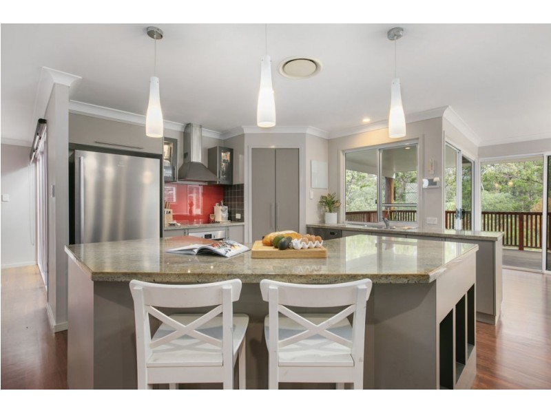 21 Talisman Ct, Eatons Hill QLD 4037