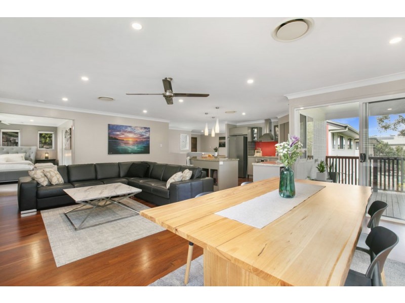 21 Talisman Ct, Eatons Hill QLD 4037