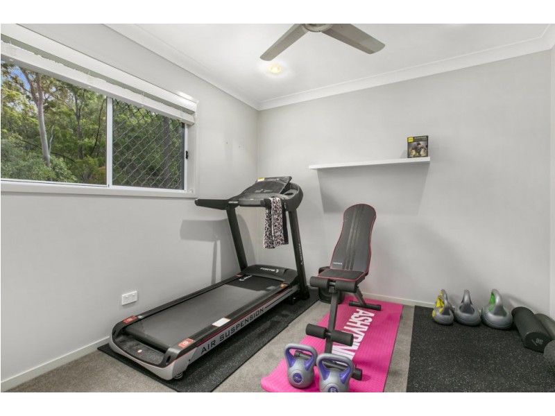 21 Talisman Ct, Eatons Hill QLD 4037