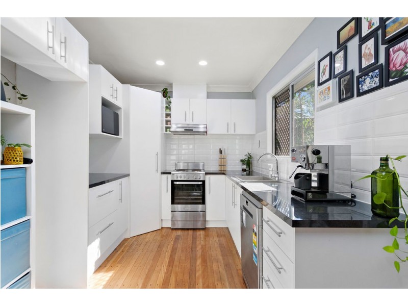 34 Caesar Road, Ferny Hills QLD 4055