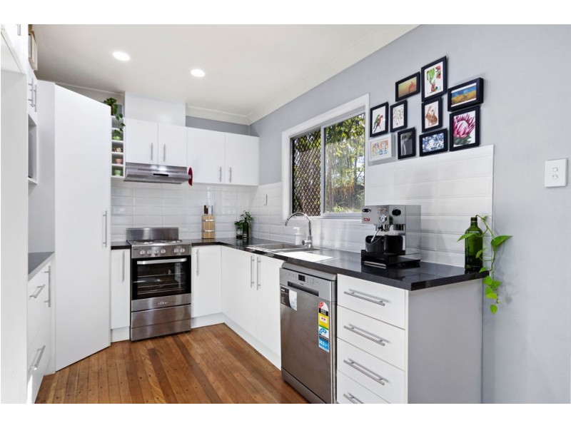 34 Caesar Road, Ferny Hills QLD 4055