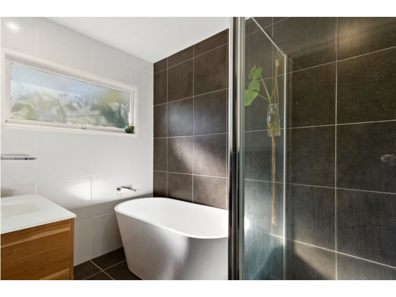 34 Caesar Road, Ferny Hills QLD 4055