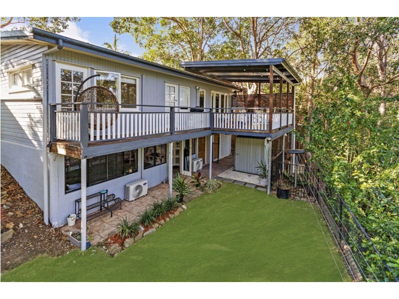 34 Caesar Road, Ferny Hills QLD 4055