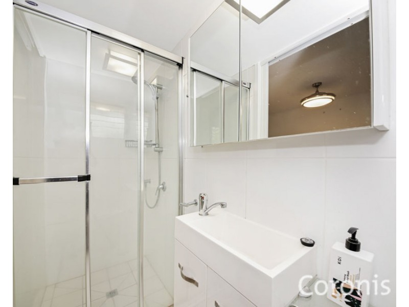 1/2 Waverley Road, Taringa QLD 4068