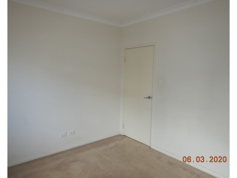 8/2 Stockton Bend, Cockburn Central WA 6164