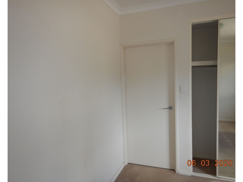 8/2 Stockton Bend, Cockburn Central WA 6164