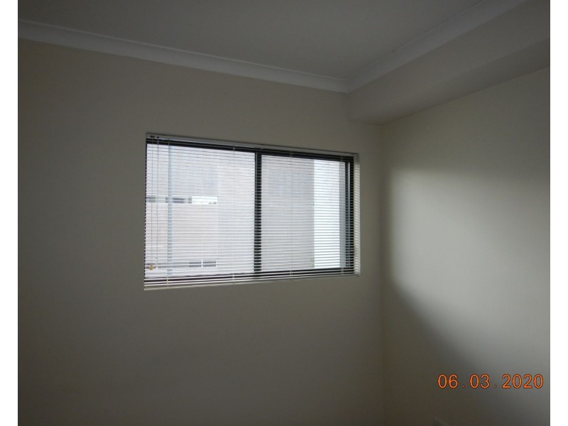 8/2 Stockton Bend, Cockburn Central WA 6164