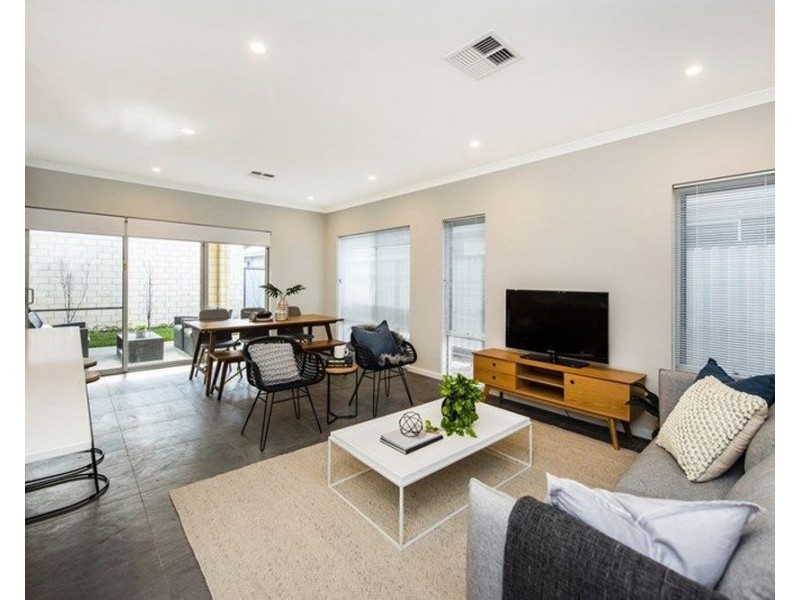 8b Grantham Place, Carlisle WA 6101