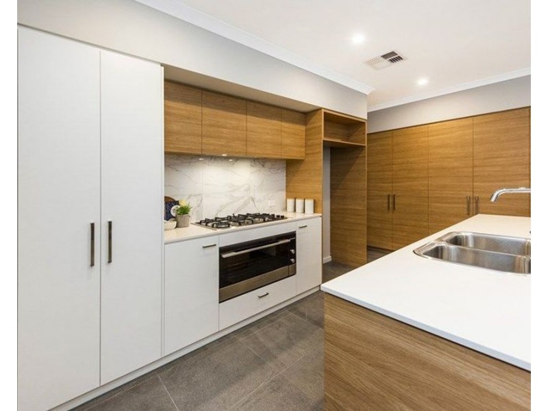 8b Grantham Place, Carlisle WA 6101