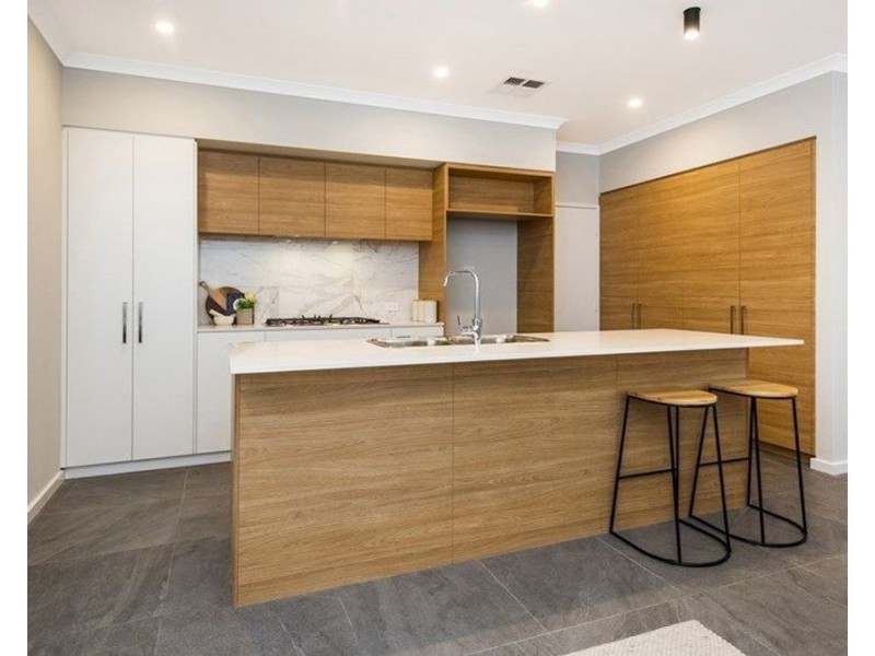 8b Grantham Place, Carlisle WA 6101